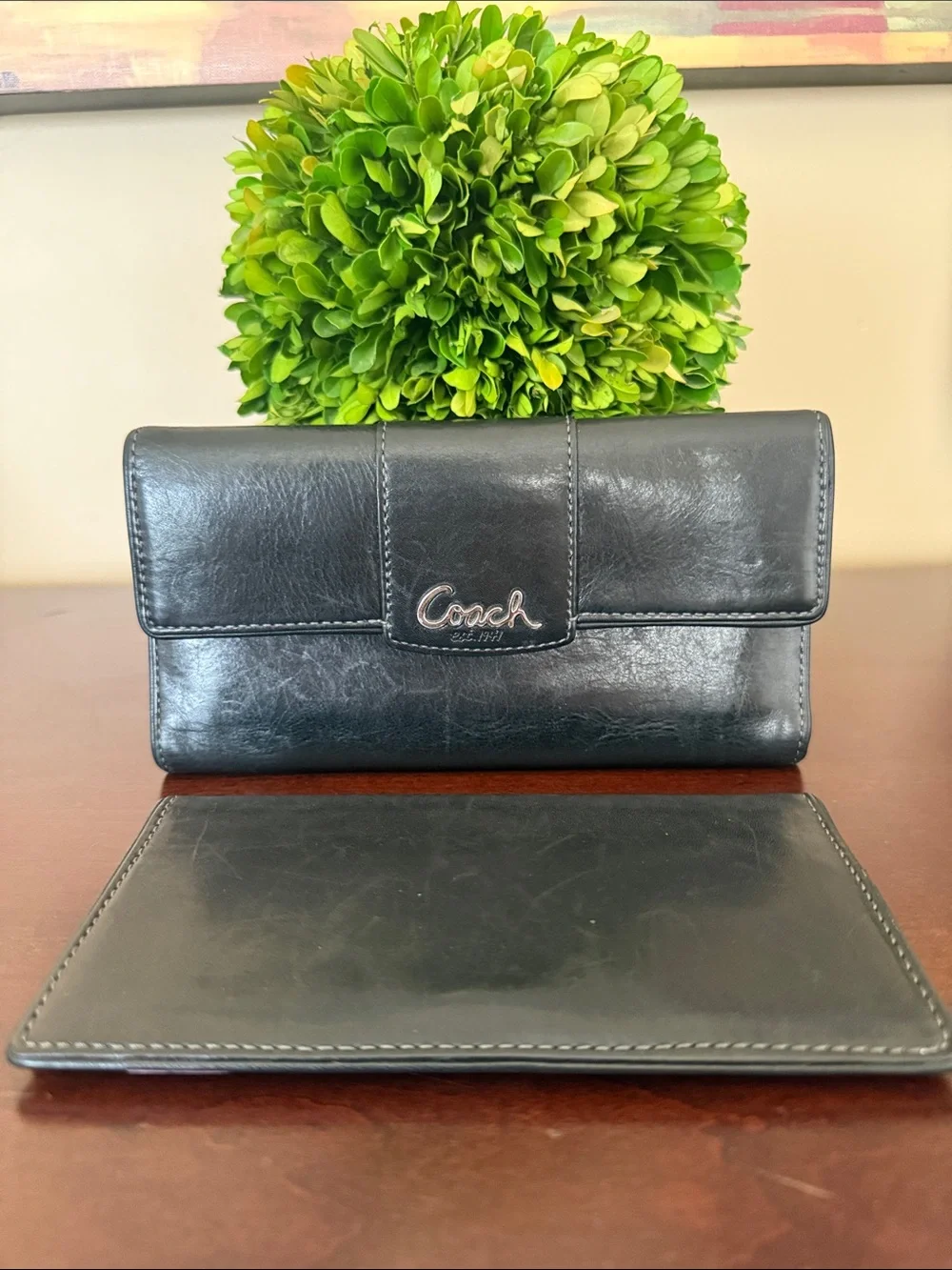 COACH 🖤 BLACK AND LILAC LEATHER TRIFOLD WALLET WITH CHECKBOOK HOLDER PRE-LOVED